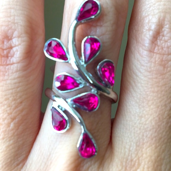 Stunning Simulated Pink Sapphire Ring - Picture 2 of 4